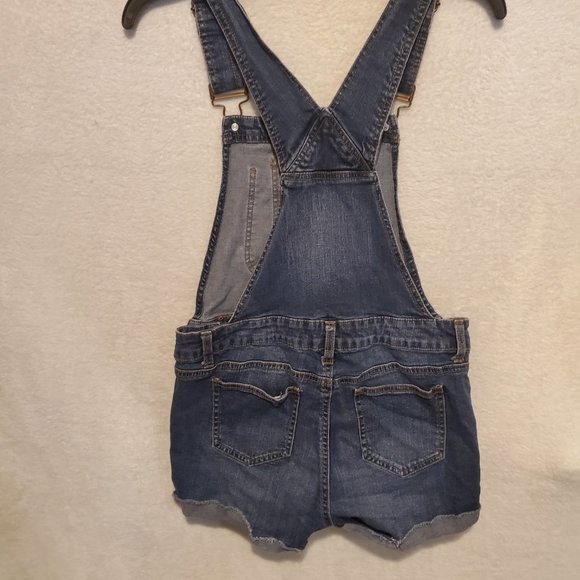 Women's Size 7 Denim Overall Shorts (stretch) - Picture 2 of 2